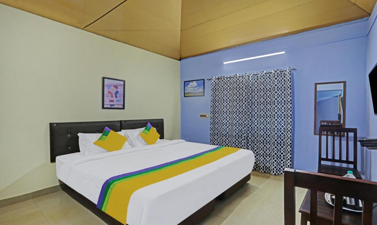 Hotel Allaranda Homestay มาดิเครี ภายนอก รูปภาพ