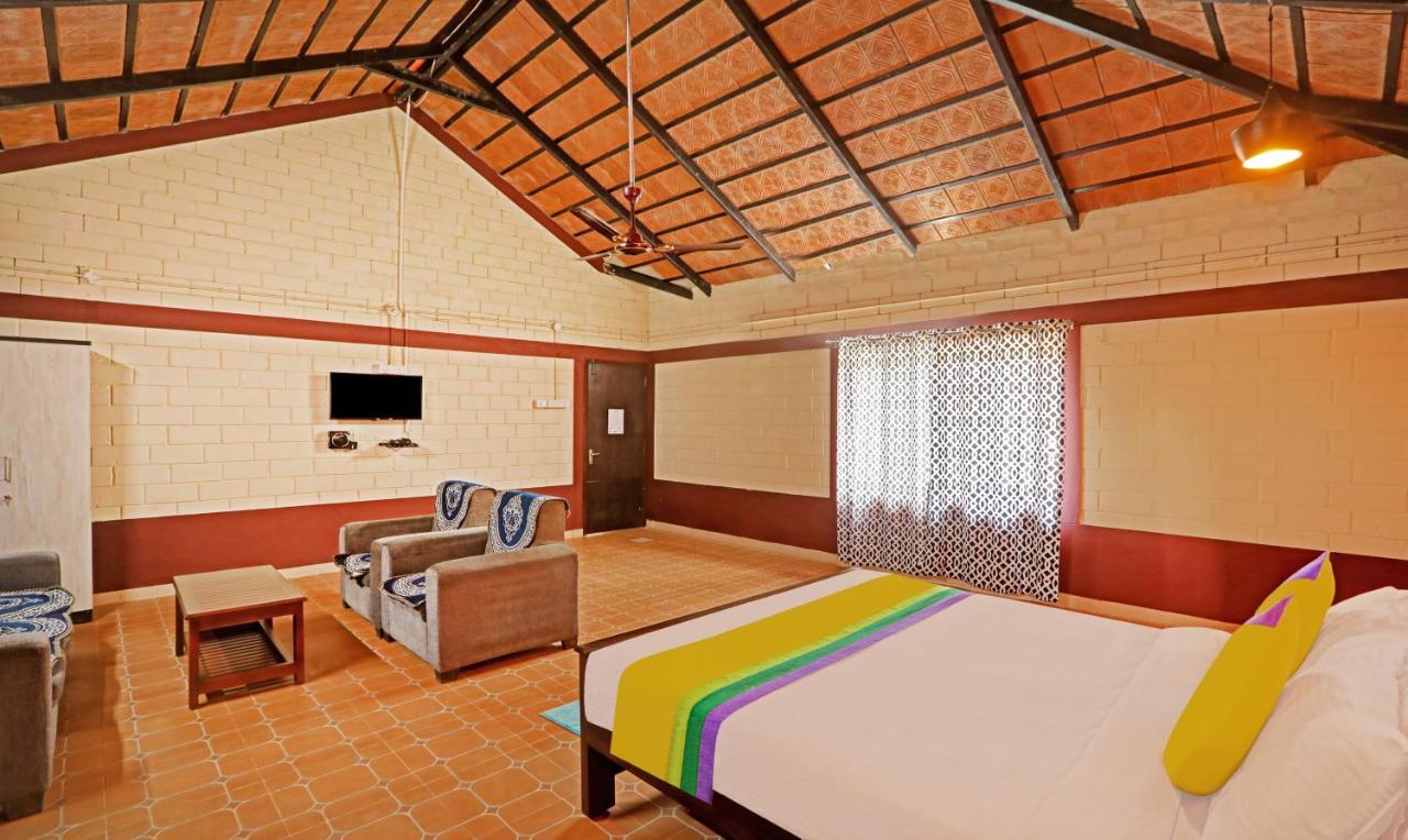 Hotel Allaranda Homestay มาดิเครี ภายนอก รูปภาพ