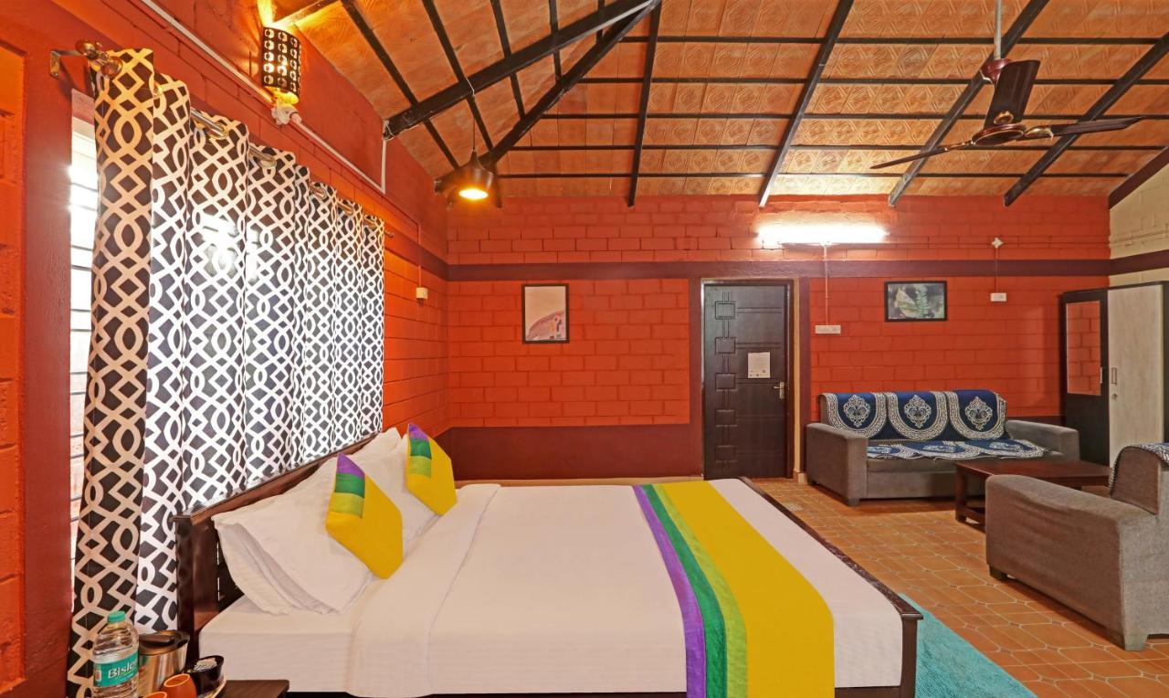 Hotel Allaranda Homestay มาดิเครี ภายนอก รูปภาพ