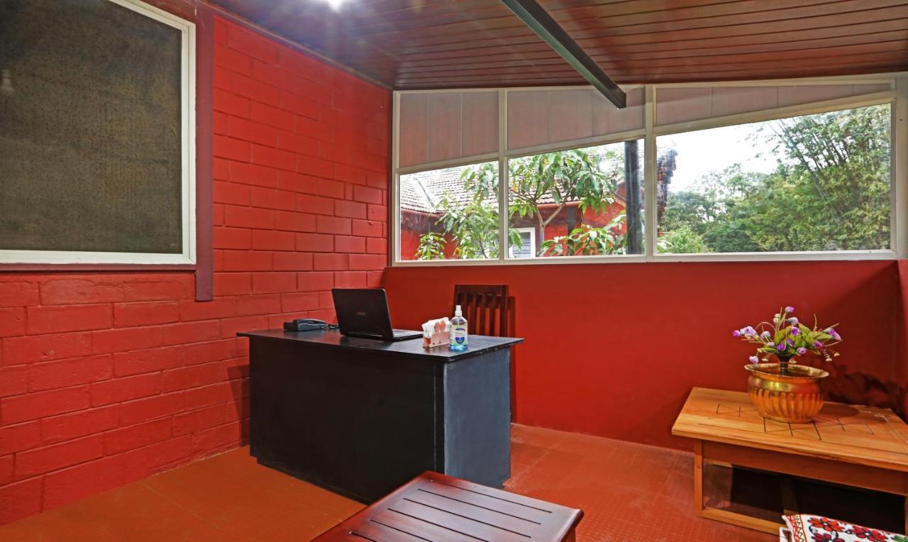 Hotel Allaranda Homestay มาดิเครี ภายนอก รูปภาพ