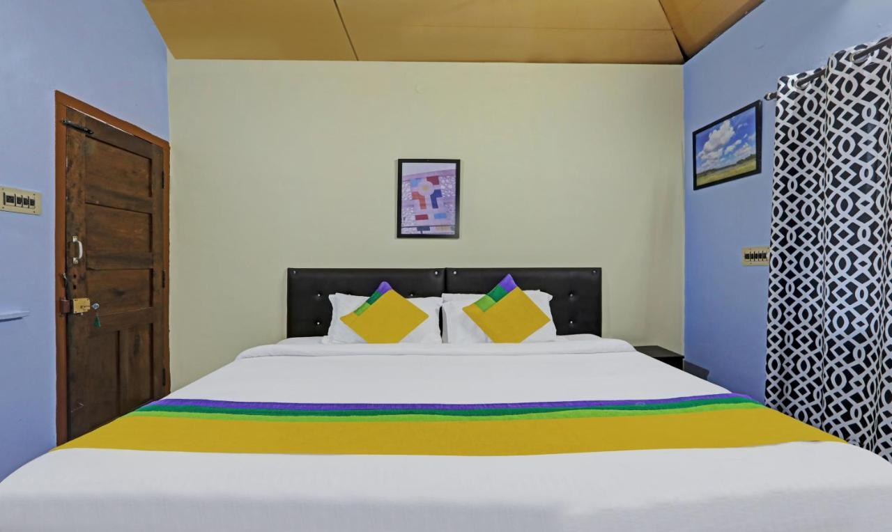 Hotel Allaranda Homestay มาดิเครี ภายนอก รูปภาพ
