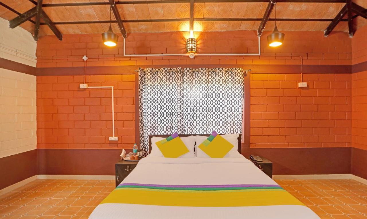 Hotel Allaranda Homestay มาดิเครี ภายนอก รูปภาพ